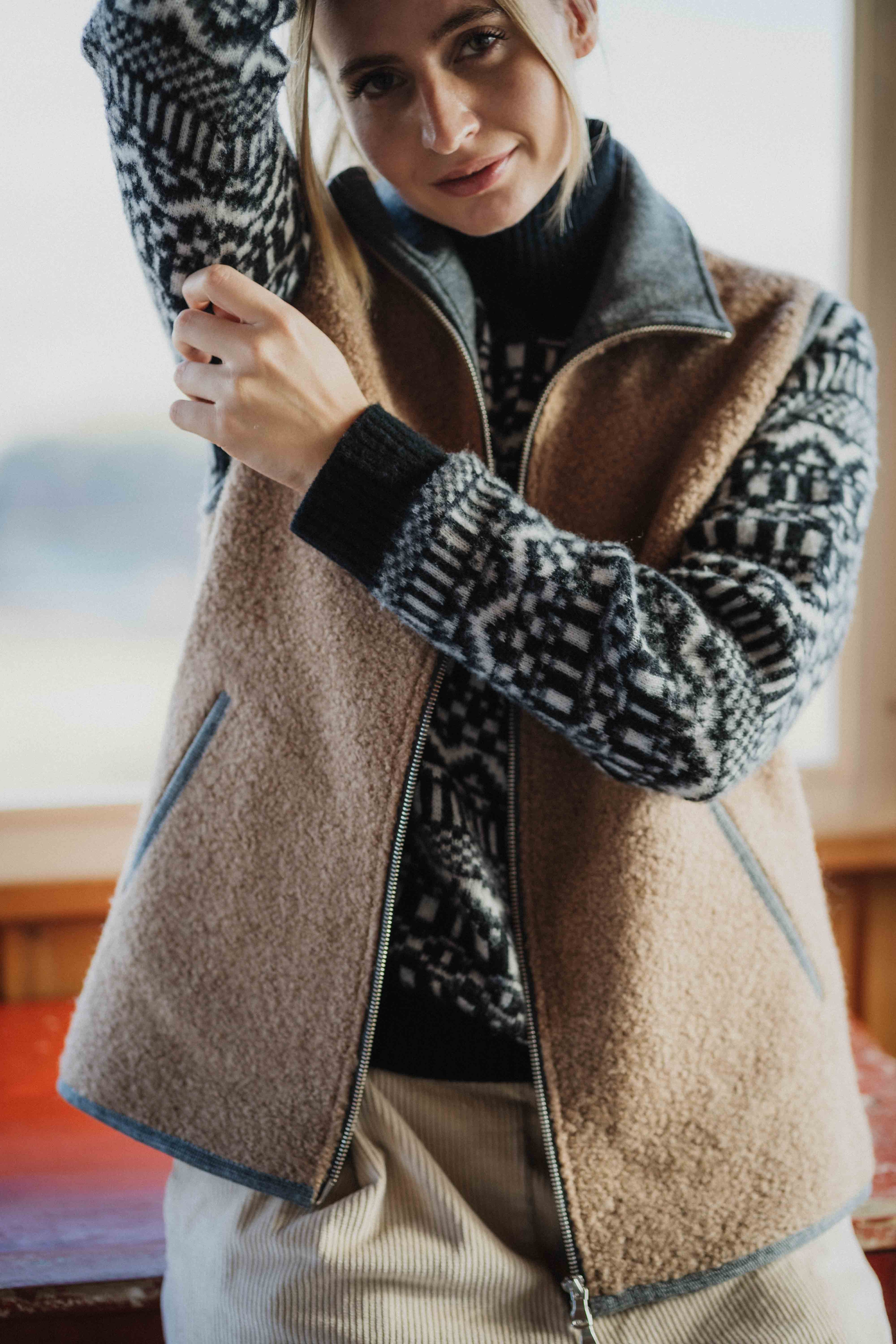 AP Fedele Bouclé Dark Camel