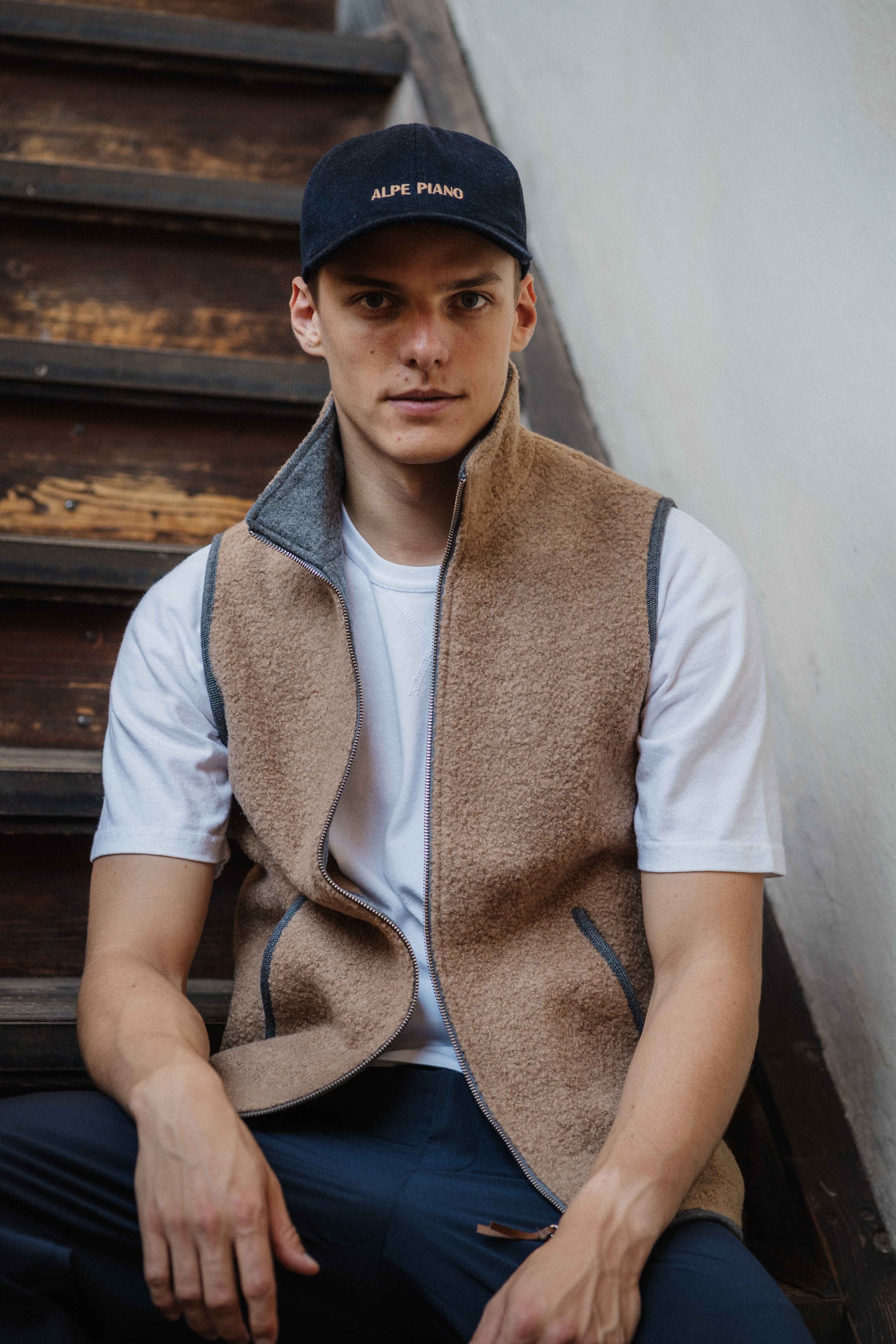 AP Fedele Bouclé Dark Camel
